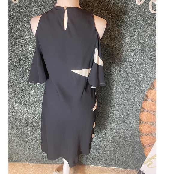 Elle Sasson Ally Leaf Cold Shoulder Dress - Picture 4 of 9